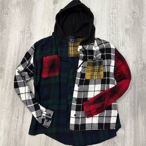 Forever 21 Men’s patchwork plaid button up flannel shirt with a hood